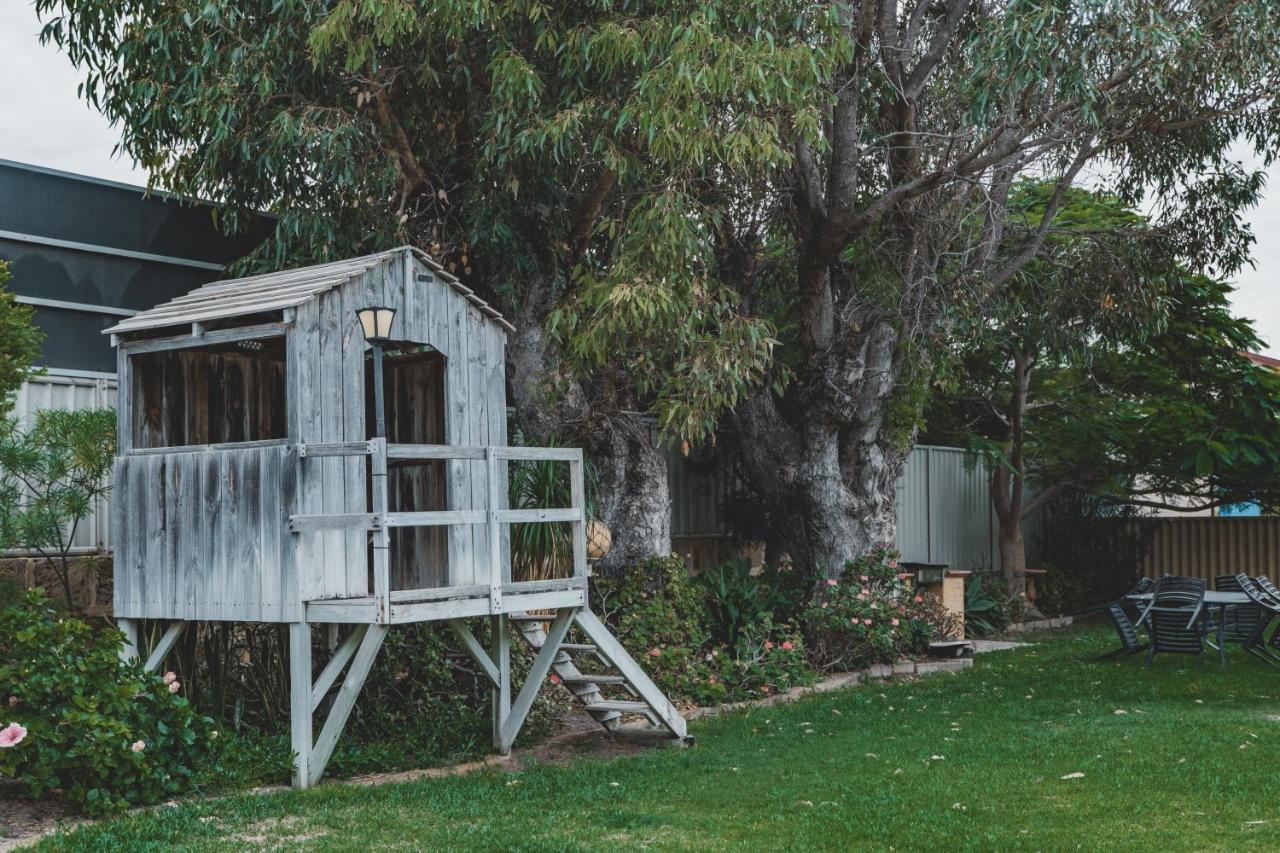 Dongara Hotel Motel Exterior photo