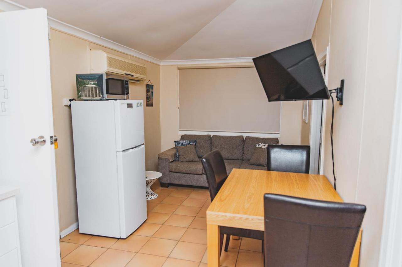 Dongara Hotel Motel Exterior photo