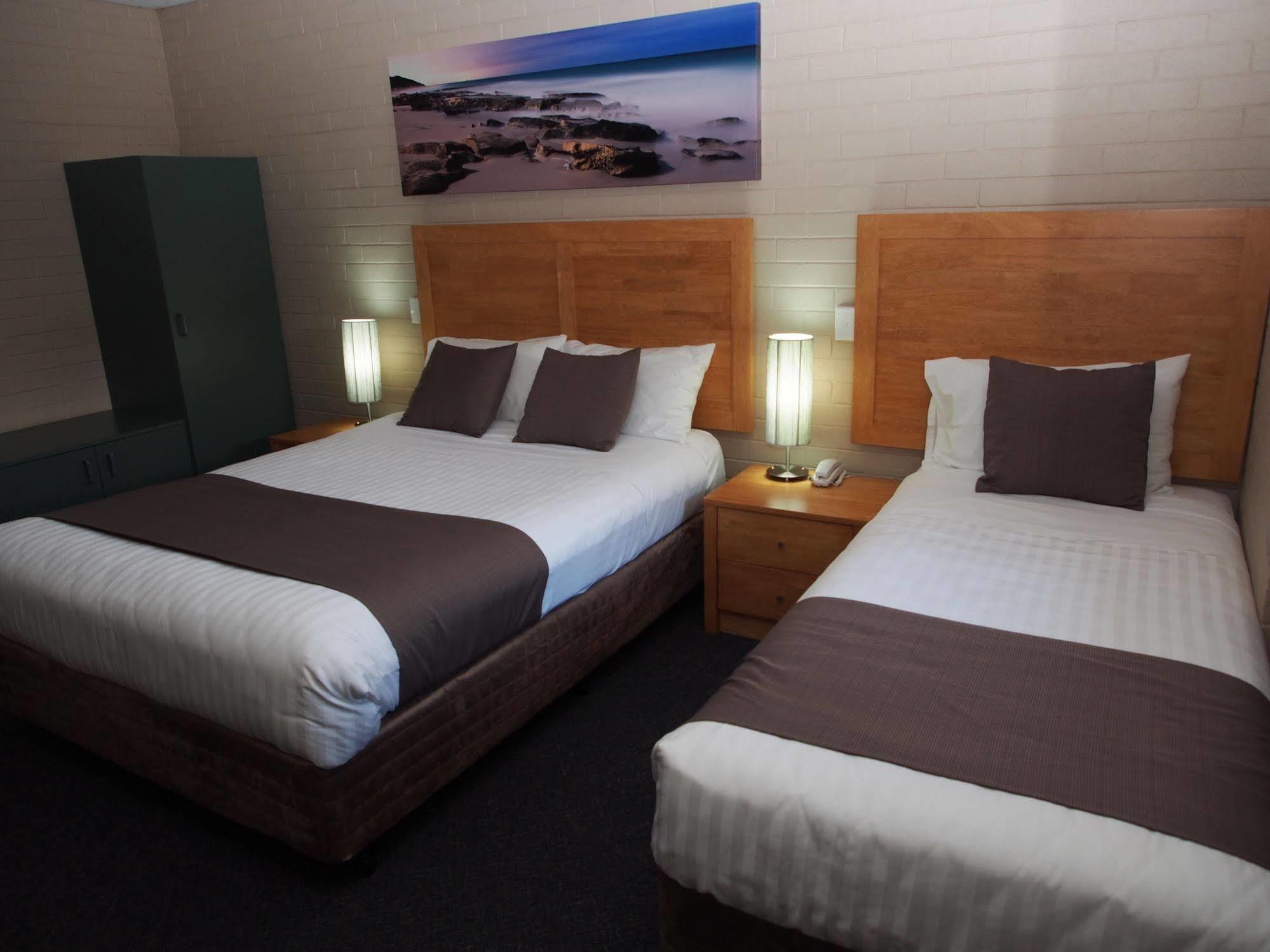 Dongara Hotel Motel Exterior photo