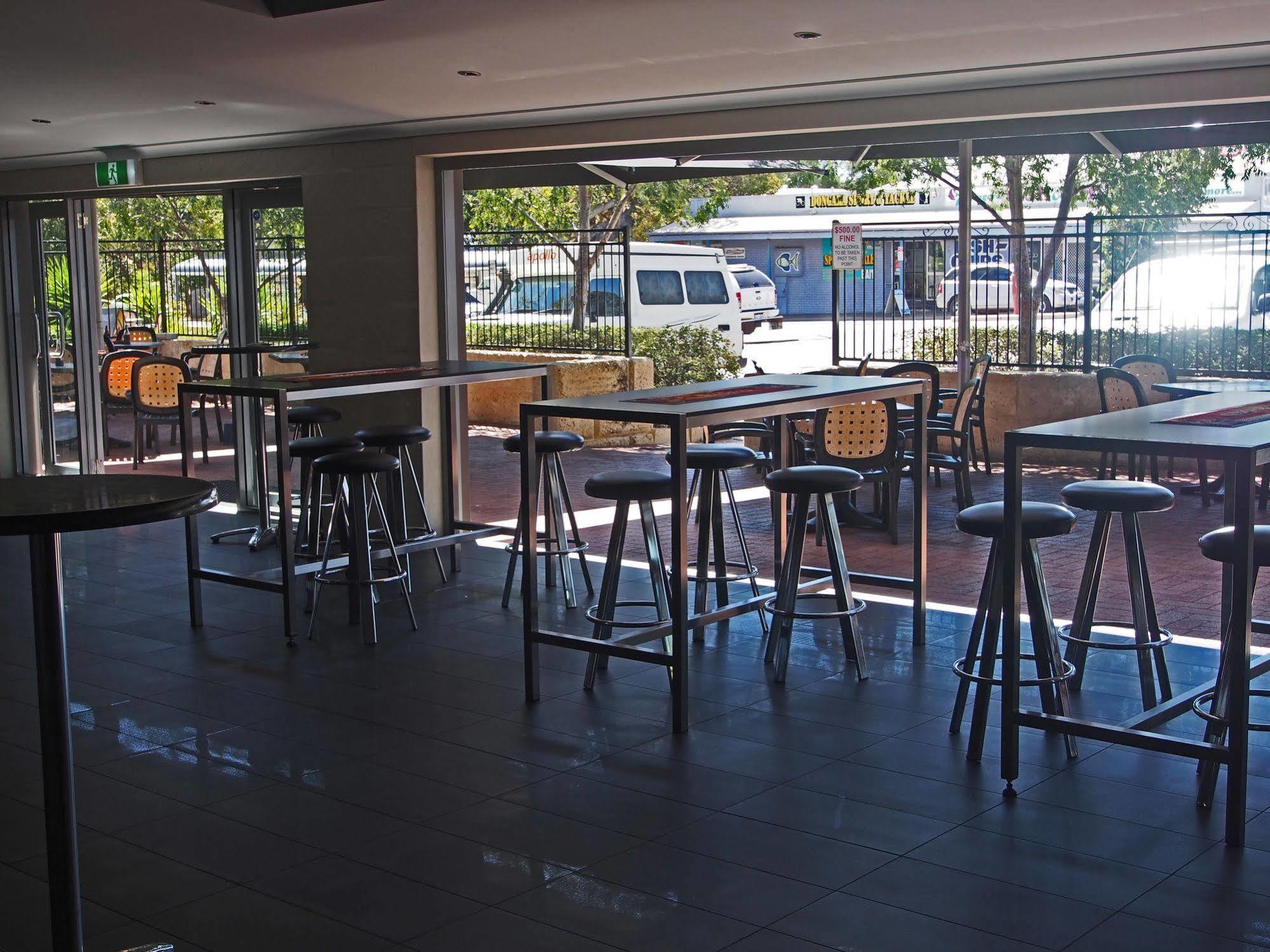 Dongara Hotel Motel Exterior photo